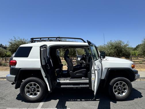 2011 Toyota FJ Cruiser Base