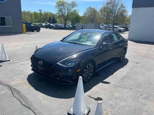 Black 2020 Hyundai SONATA SEL Plus