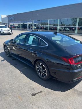 Black 2020 Hyundai SONATA SEL Plus