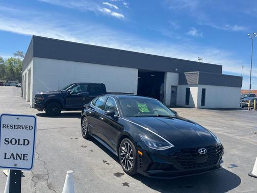 Black 2020 Hyundai SONATA SEL Plus