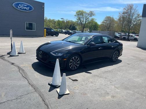 Black 2020 Hyundai SONATA SEL Plus