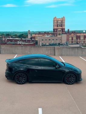 Black 2022 Tesla Model Y Performance