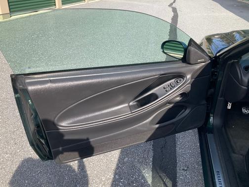 Green 2001 Ford Mustang Bullitt