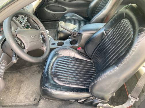 2001 Ford Mustang Bullitt