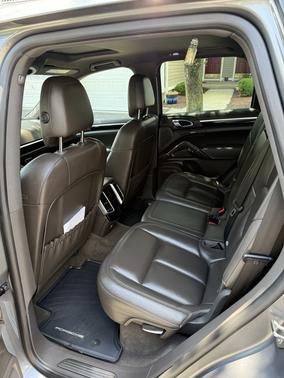 Gray 2017 Porsche Cayenne Cayenne