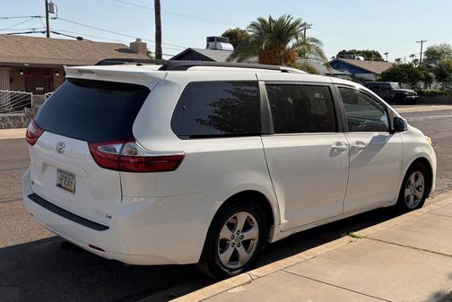 White 2017 Toyota Sienna LE