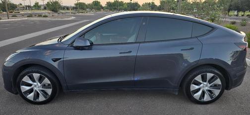 Gray 2023 Tesla Model Y Long Range