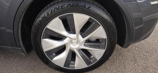 Gray 2023 Tesla Model Y Long Range