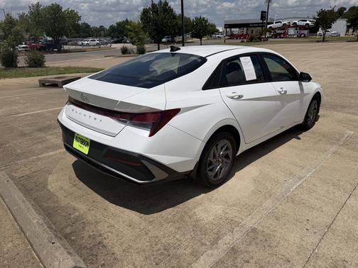 White 2024 Hyundai ELANTRA SEL