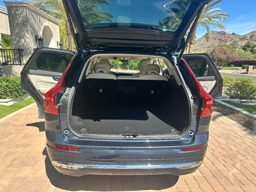 2022 Volvo XC60 B5 Inscription