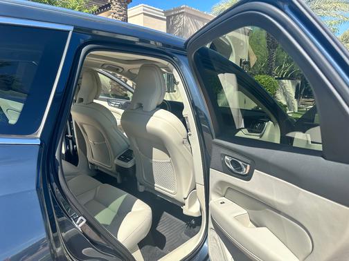 2022 Volvo XC60 B5 Inscription