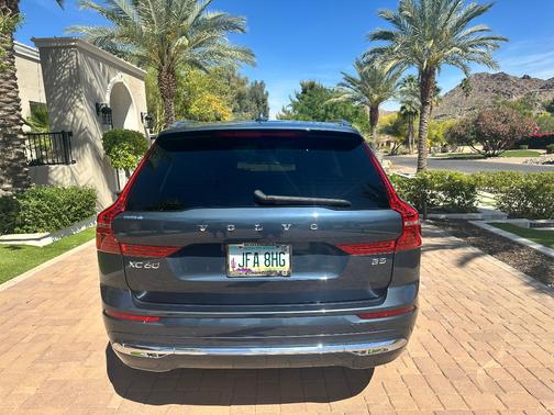 2022 Volvo XC60 B5 Inscription