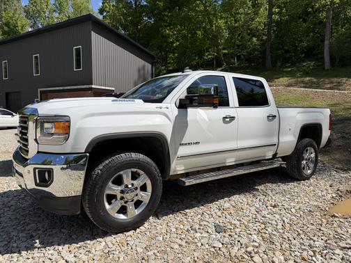 White 2017 GMC Sierra 2500 SLT