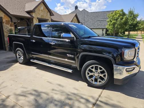 Black 2018 GMC Sierra 1500 SLT