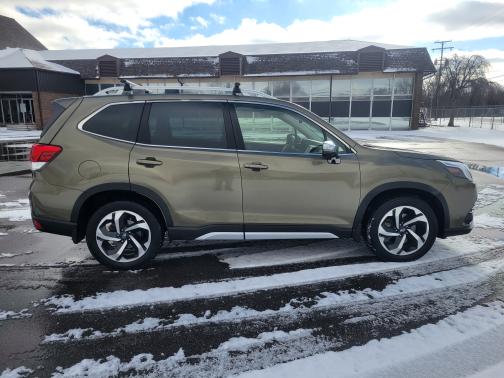 2023 Subaru Forester Touring