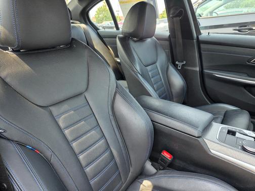 2019 BMW 330 i xDrive