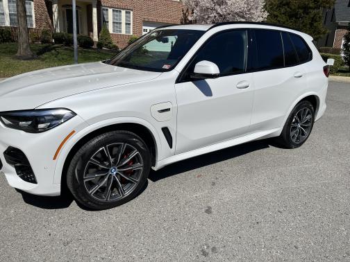 White 2022 BMW X5 PHEV xDrive45e