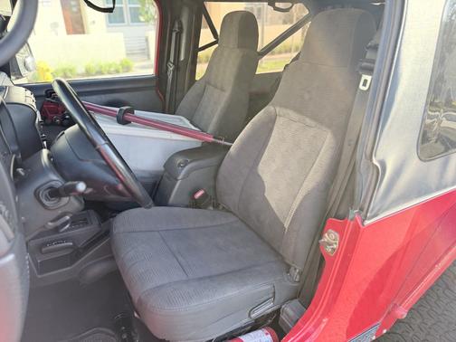 Red 2005 Jeep Wrangler Unlimited Rubicon