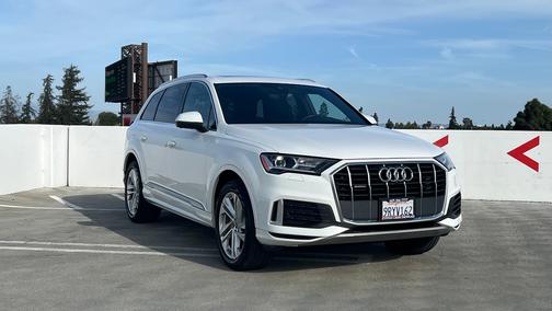 2022 Audi Q7 45 Premium