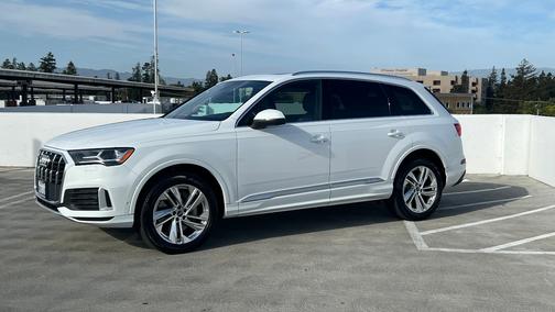 2022 Audi Q7 45 Premium