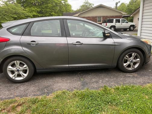 Silver 2013 Ford Focus SE