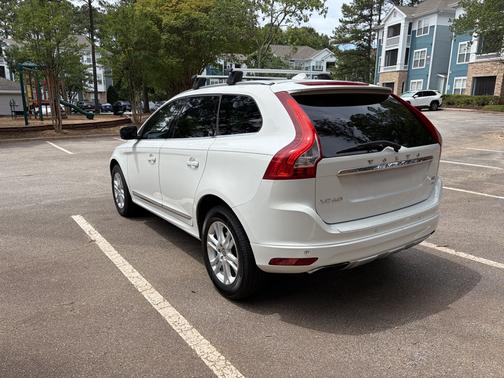 White 2015 Volvo XC60 3.2 Premier