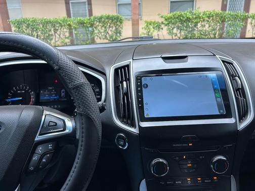 Silver 2017 Ford Edge SEL