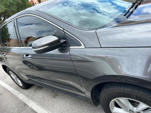 Silver 2017 Ford Edge SEL