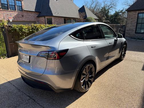 2025 Tesla Model Y Performance