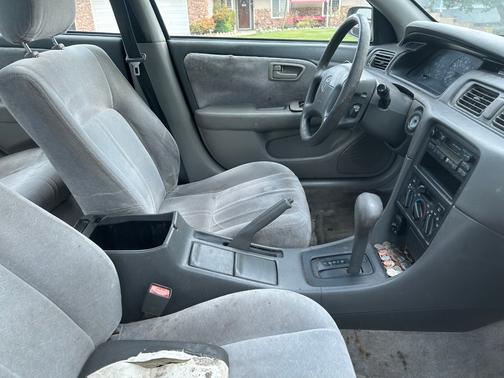 1998 Toyota Camry LE