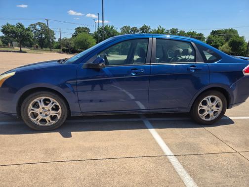Blue 2009 Ford Focus SES