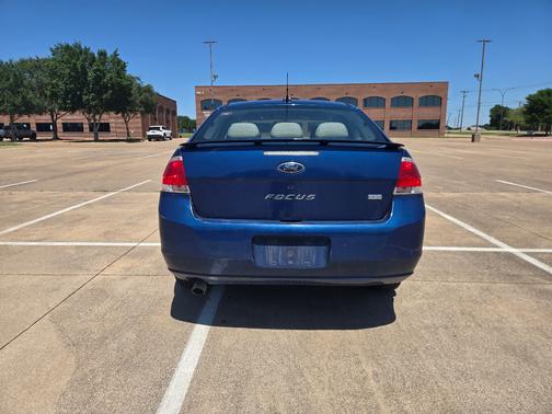 Blue 2009 Ford Focus SES