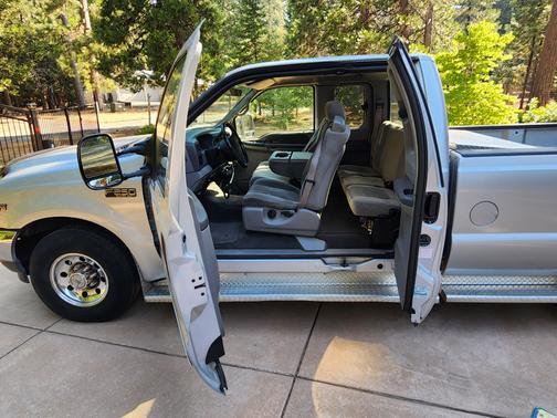 2001 Ford F-250 XLT SuperCab Super Duty