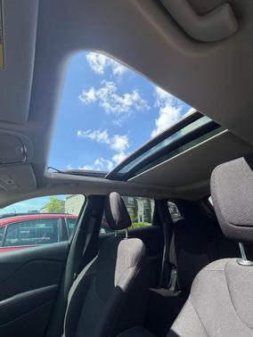 Black 2017 Jeep Cherokee Latitude