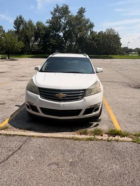 White 2016 Chevrolet Traverse 2LT