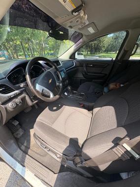 White 2016 Chevrolet Traverse 2LT