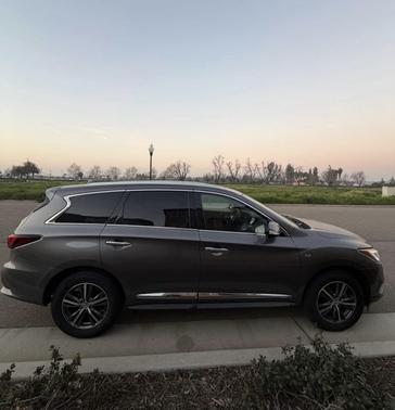 2019 INFINITI QX60 LUXE