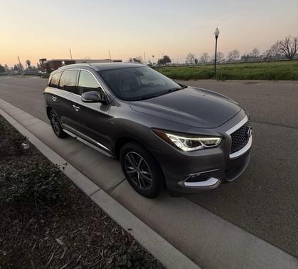 2019 INFINITI QX60 LUXE