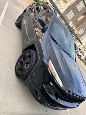 Black 2016 Jeep Cherokee Altitude