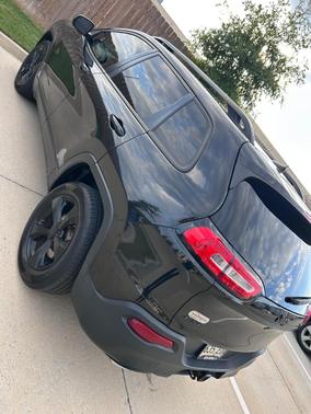 Black 2016 Jeep Cherokee Altitude