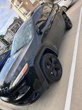 Black 2016 Jeep Cherokee Altitude