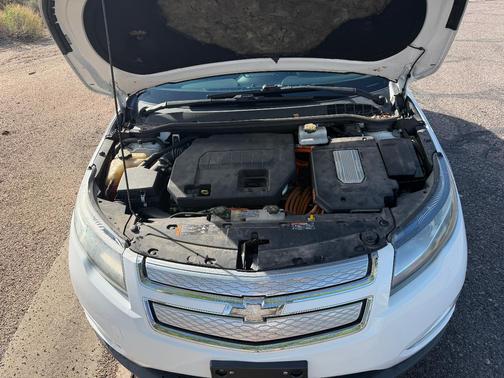 White 2014 Chevrolet Volt Base