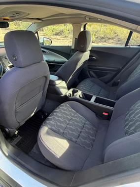 White 2014 Chevrolet Volt Base