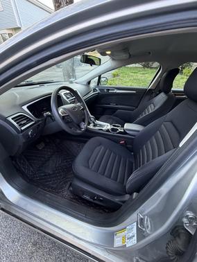 Silver 2013 Ford Fusion SE
