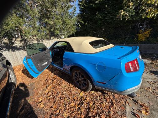 2010 Ford Mustang Premium