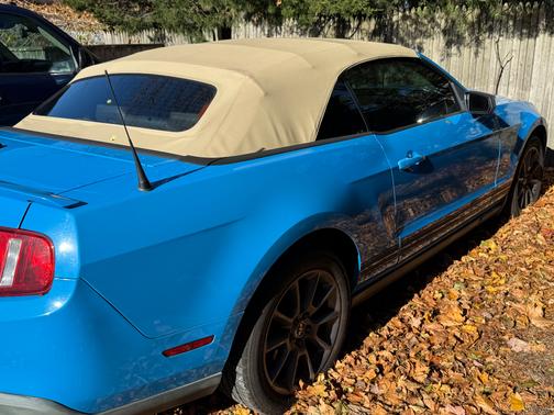 2010 Ford Mustang Premium