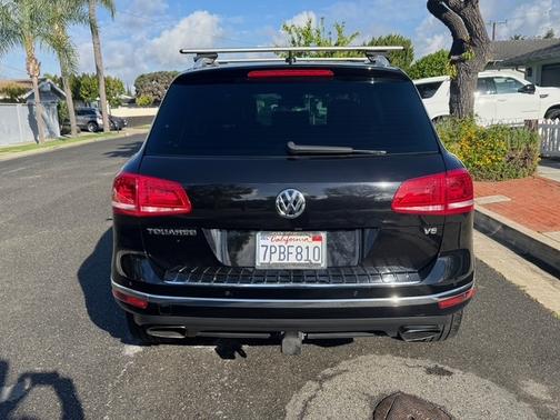 Black 2016 Volkswagen Touareg VR6 Lux
