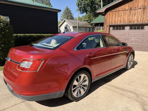 Red 2012 Ford Taurus Limited