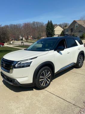 2022 Nissan Pathfinder Platinum