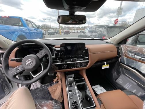 2022 Nissan Pathfinder Platinum